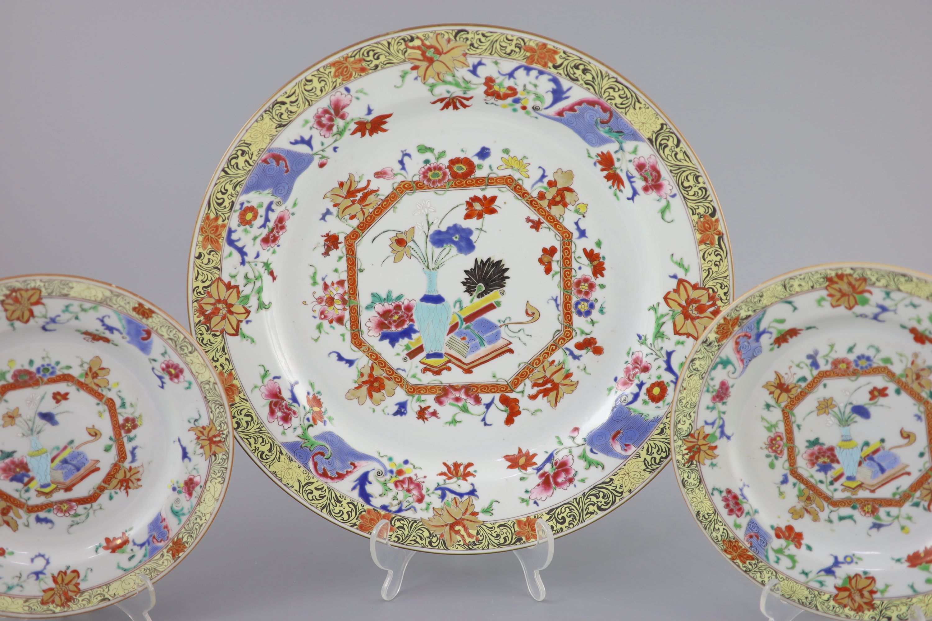 A suite of Qianlong famille rose porcelain: large dish and ten smaller dishes